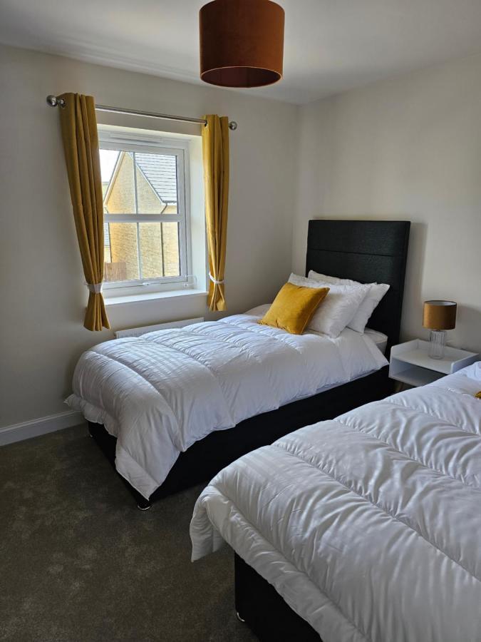 Сasa de vacaciones The Neal's 4 Bedroom House In Sleeps 8 *