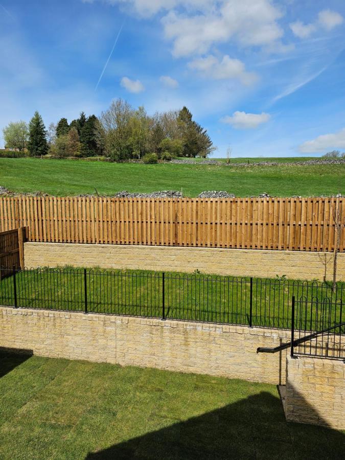 The Neal's 4 Bedroom House In Sleeps 8 *